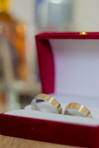 Tiro Foco Seletivo Simbolizar Anéis Casamento Uma Caixa — Fotografia de Stock