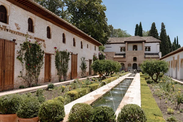 Famoso Cortile Generalife Dell Alhambra Granada Con Tempo Soleggiato — Foto Stock
