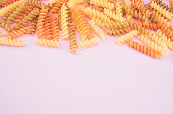 Coup Blé Dur Entier Fusilli Pâtes Italiennes Crues Aromatisées Tomate — Photo