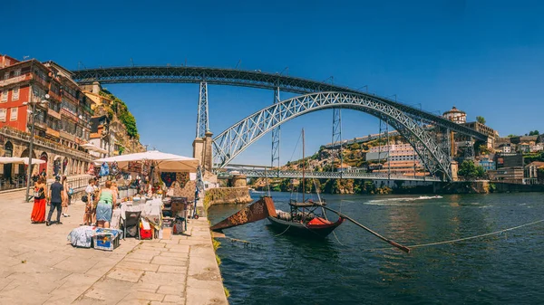 Porto Portugal Julho 2020 Passeios Barco Coloridos Longo Rio Douro — Fotografia de Stock