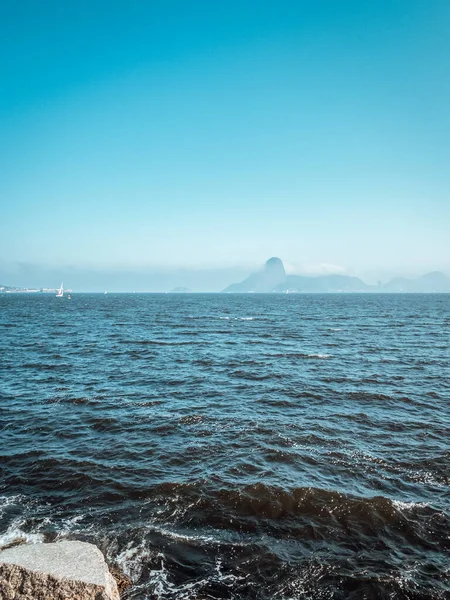 Ένα Κάθετο Πλάνο Της Όμορφης Παραλίας Του Ρίο Βραζιλία — Φωτογραφία Αρχείου