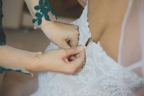 Person Helping Bride Get Dressed Her Wedding — Stock Photo, Image
