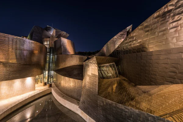 Seitenansicht Des Guggenheim Museums — Stockfoto