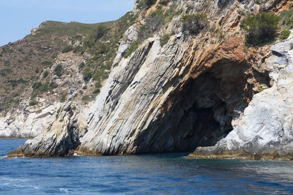 Una Gran Cueva Piedra Mar Cerca Cadaques España — Foto de Stock