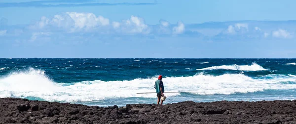 Pescatore Sulla Spiaggia Ondulata Mauritius — Foto Stock