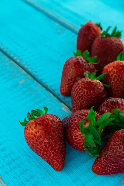 Fresh Juicy Strawberries Blue Wooden Background — Stock Photo, Image