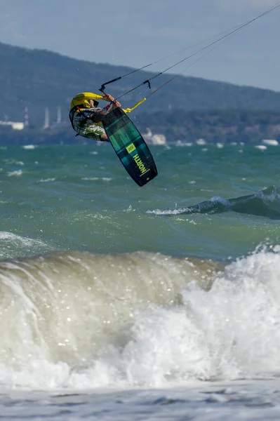 Burgas Bulgaria 2020 Kitesurf Extremo Mucha Adrenalina Playa Estilo Libre — Foto de Stock