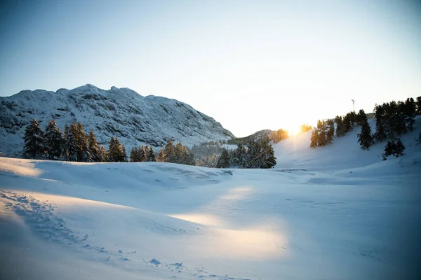 Schilderachtige Natuur Van Het Oostenrijkse Skigebied Tauplitzalm Winter Zonlicht Sneeuw — Stockfoto