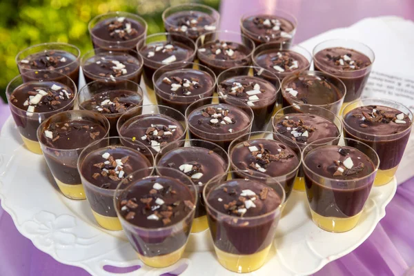 Conjunto Mini Yogures Con Crema Chocolate — Foto de Stock