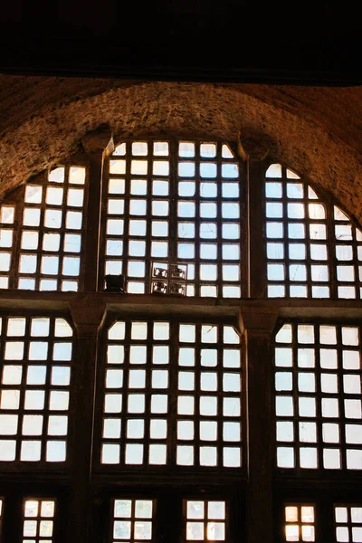 Eine Vertikale Aufnahme Des Fensters Der Hagia Sophia Moschee Der — Stockfoto