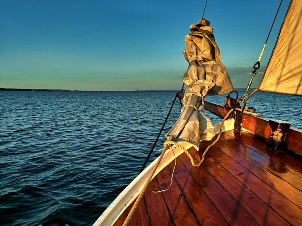 Yacht Segling Vid Vacker Solnedgång Sommaren — Stockfoto