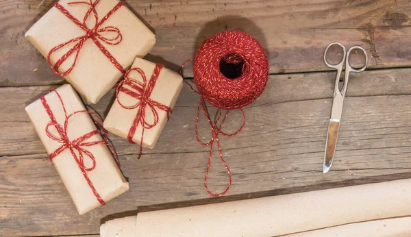 Papel Tijeras Hilos Para Hacer Regalos Navidad — Foto de Stock