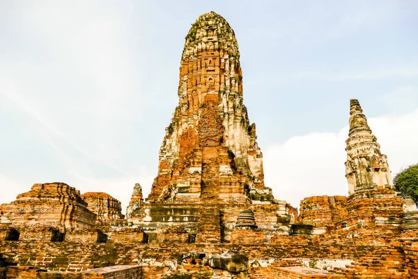 位于泰国Ayutthaya历史公园的一座美丽的历史寺庙 — 图库照片