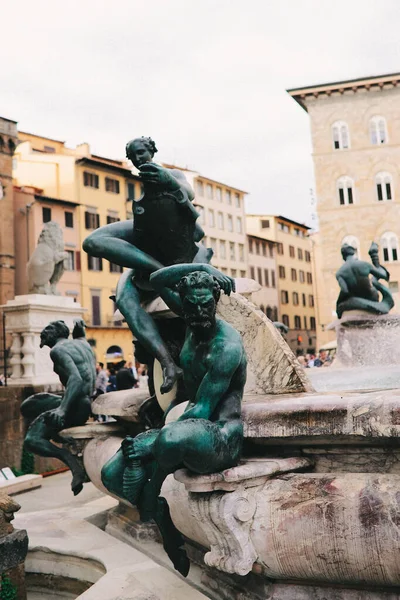 Blorence Italien Okt 2019 Svarta Skulpturer Teh Neptunus Fontän Florens — Stockfoto