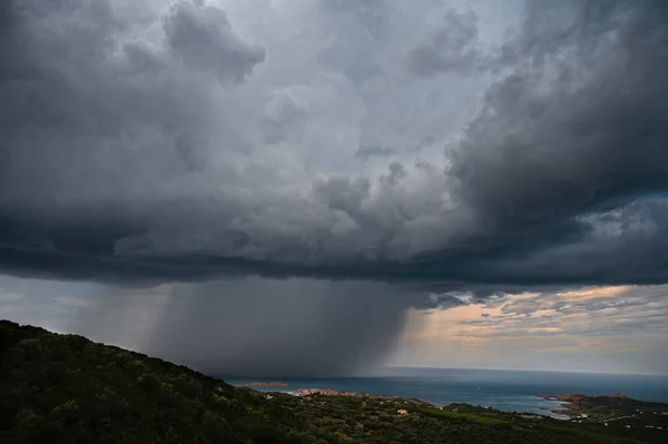 Trovoada Cênica Com Forte Chuva Mar Longo Costa — Fotografia de Stock