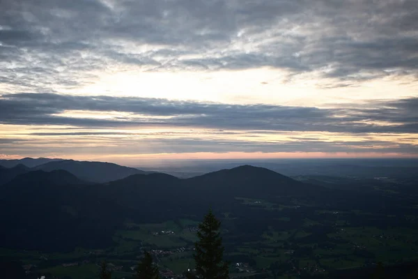 Uma Bela Vista Uma Paisagem Montanha Durante Pôr Sol — Fotografia de Stock