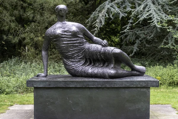 Norwich Reino Unido Ago 2019 Draped Reclining Women Henry Moore — Fotografia de Stock