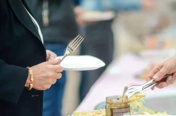 Primer Plano Conseguir Comida Una Cafetería — Foto de Stock