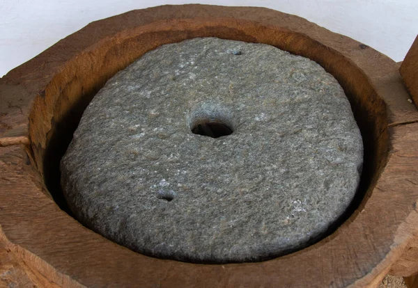 Primer Plano Antiguo Molino Piedra Manual Para Triturar Grano — Foto de Stock