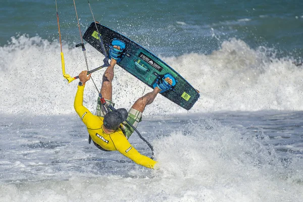 Burgas Bulharsko Srpna 2020 Extrémní Kitesurfing Spousta Adrenalinu Pláži Freestyle — Stock fotografie