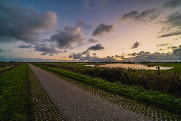 Eine Schöne Aufnahme Einer Ländlichen Landschaft Bei Sonnenuntergang Zeeland Niederlande — Stockfoto