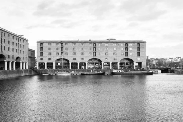 Uma Foto Tons Cinza Royal Albert Dock Liverpool Reino Unido — Fotografia de Stock