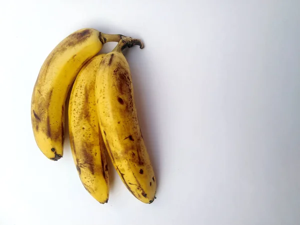 Close Bananas Indo Mal Fundo Branco — Fotografia de Stock