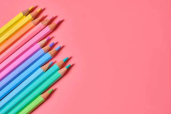 Egy Közelkép Színes Ceruzák Rózsaszín Háttér Másolási Hely — Stock Fotó
