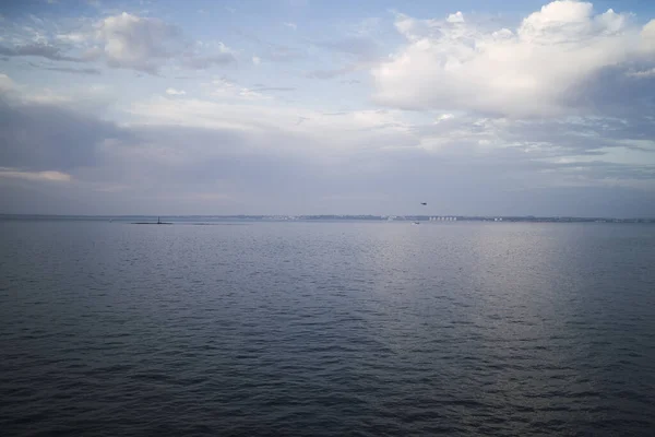 Beau Cliché Une Mer Calme Sous Ciel Nuageux Cadix Andalousie — Photo