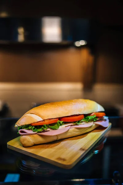 Primo Piano Verticale Delizioso Panino — Foto Stock