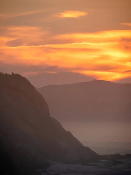 Uma Bela Vista Pôr Sol Sobre Ondulada Paisagem Marinha Zumaia — Fotografia de Stock