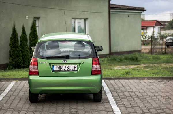 Poznan Polska Sierpnia 2017 Zielony Kia Picanto Zaparkowany Parkingu Przed — Zdjęcie stockowe