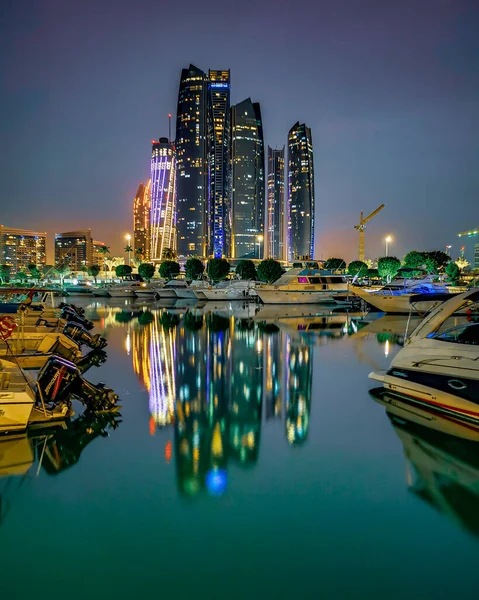 Abu Dhabi United Arab Emirates Червня 2019 Skyline Etihad Towers — стокове фото