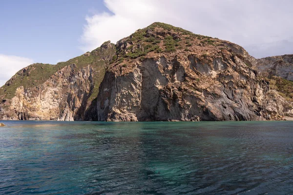 Increíble Acantilado Isla Palmarola Italia —  Fotos de Stock