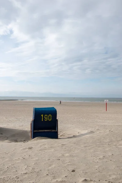 Vue Verticale Une Plage Sable Avec Chaises Borkum Allemagne — Photo