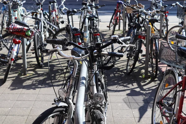 Kiel Γερμανία Οκτ 2020 Πολλά Ποδήλατα Δημόσιο Χώρο Στάθμευσης Στο — Φωτογραφία Αρχείου