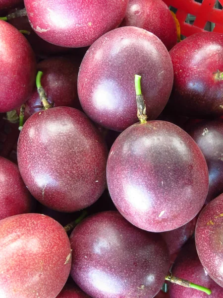 Primer Plano Montón Frutas Pasión Púrpura — Foto de Stock