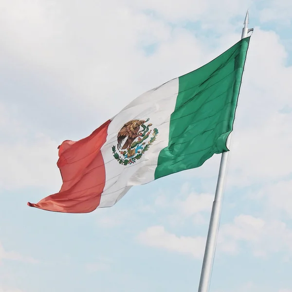 Насолоджуючись Днем Незалежності Мексиці Мексиканський Прапор — стокове фото
