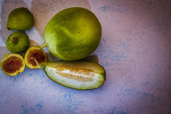 Une Vue Dessus Des Melons Côté Des Figues — Photo