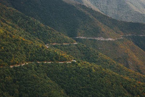 Vue Aérienne Une Dangereuse Route Montagne Traversant Forêt Vlasic Bosnie — Photo