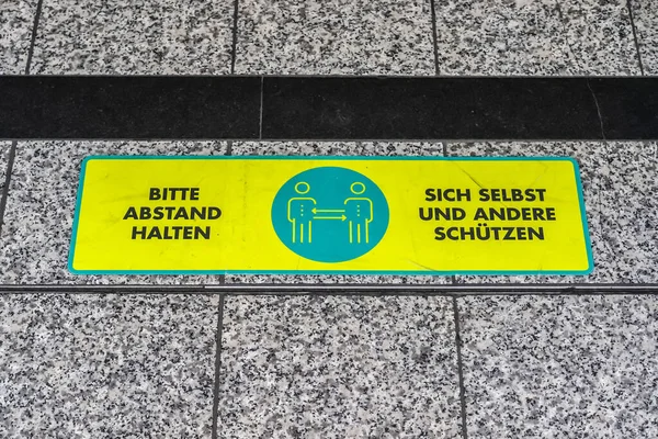 Kiel Německo Října 2020 Sociální Distanční Znak Corona Němčině Podlaze — Stock fotografie