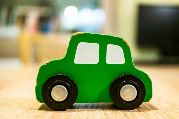 Tiro Close Brinquedo Carro Verde Miniatura — Fotografia de Stock