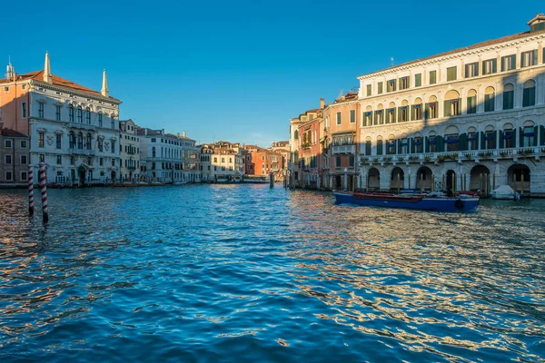 Venedig Italien Nov 2017 Beliebter Kanal Mit Wassertaxis Gesäumt Von — Stockfoto