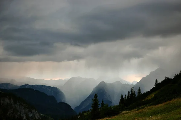 Aguacero Sobre Línea Árboles Parque Nacional Berchtesgaden Alemania — Foto de Stock