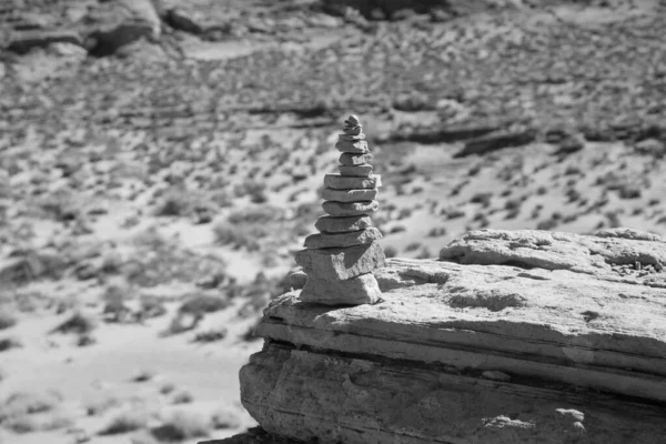 Primer Plano Escala Grises Piedras Apiladas Equilibrio — Foto de Stock