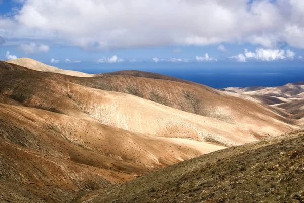 Ein Schöner Blick Auf Eine Trockene Landschaft Auf Fuerteventura — Stockfoto