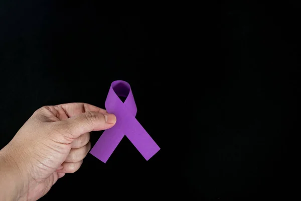 Фиолетовая Лента Черном Фоне Символ Международного Дня Борьбы Насилием Отношении — стоковое фото