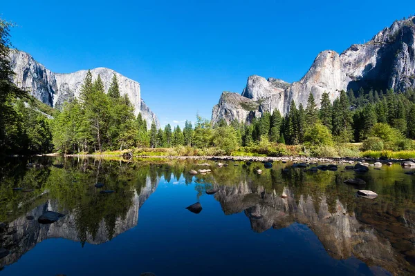 Jezero Yosemitském Národním Parku Kalifornii Usa — Stock fotografie