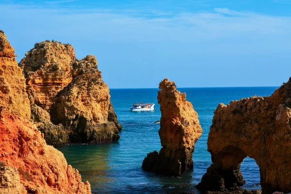 Paisagem Ponta Piedade Rodeada Pelo Mar Sob Luz Sol Lagos — Fotografia de Stock