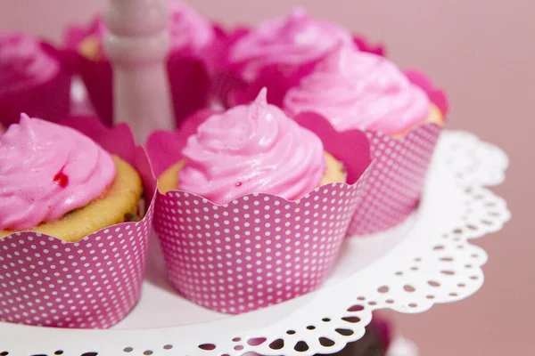 Detailní Záběr Roztomilé Cupcakes Růžovou Smetanou — Stock fotografie